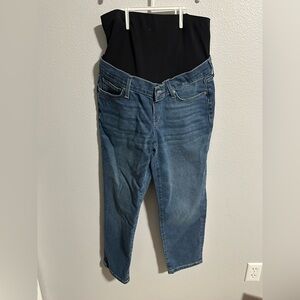 NWOT GAP Women's Maternity Jeans - 28 or 6 SHORT